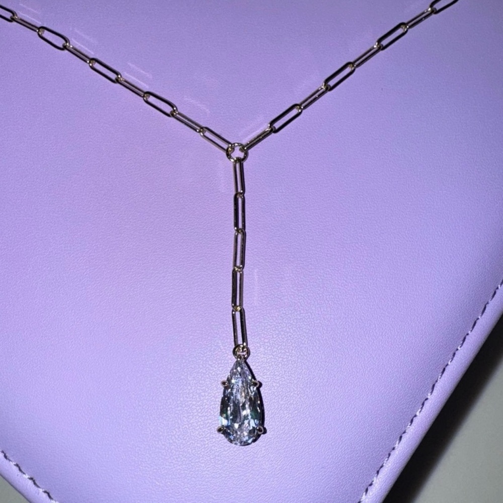 Baby Samantha Teardrop
Lariat Necklace
Gold White Diamondettes - Picture 5 of 5